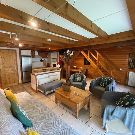 LE MYOSOTIS bel appartement dans vieille ferme de montagne rénovée Les Orres Extérieur photo