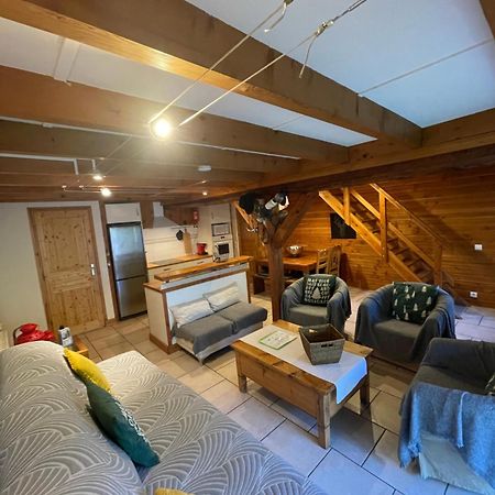 LE MYOSOTIS bel appartement dans vieille ferme de montagne rénovée Les Orres Extérieur photo