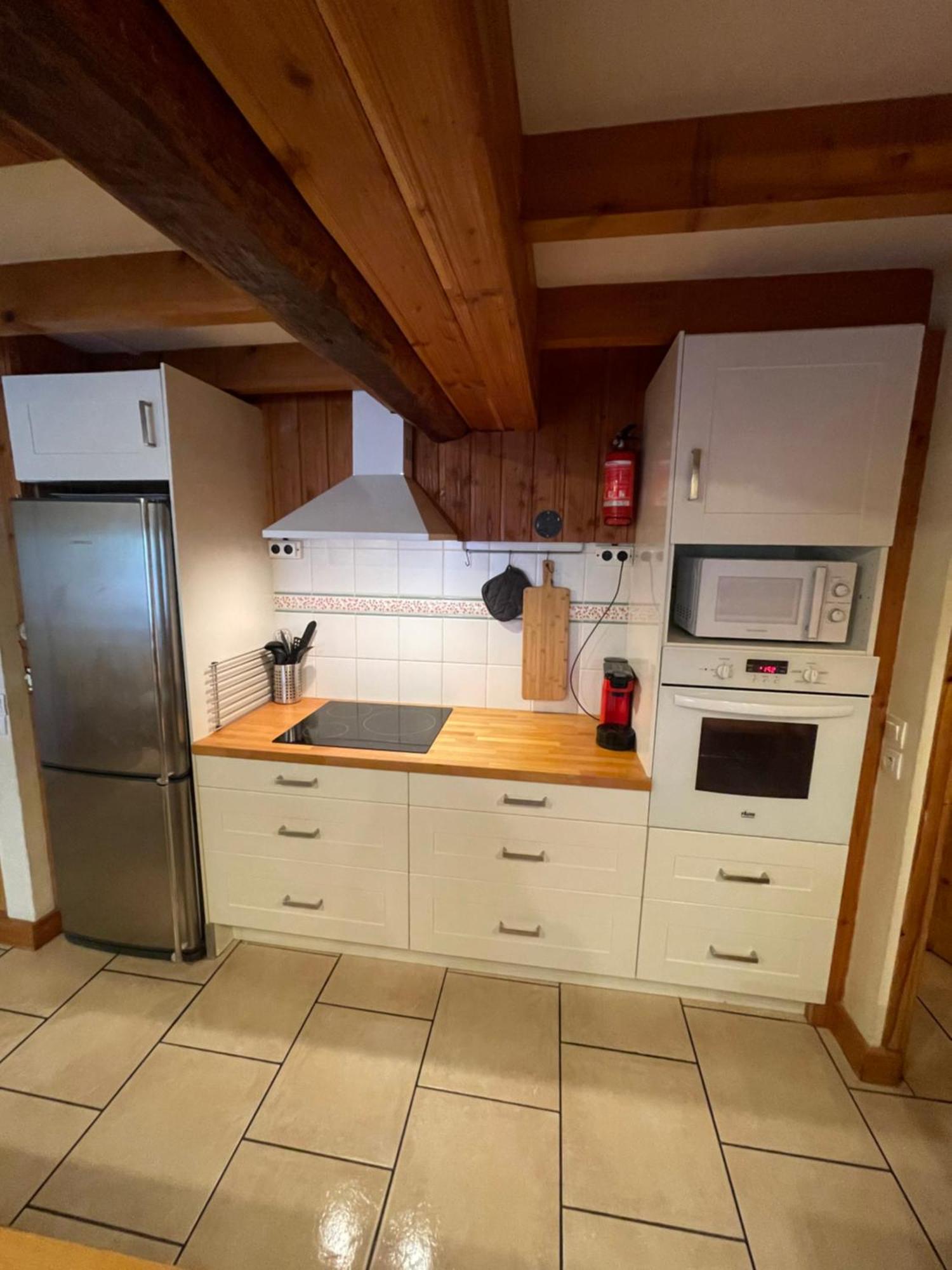 LE MYOSOTIS bel appartement dans vieille ferme de montagne rénovée Les Orres Extérieur photo