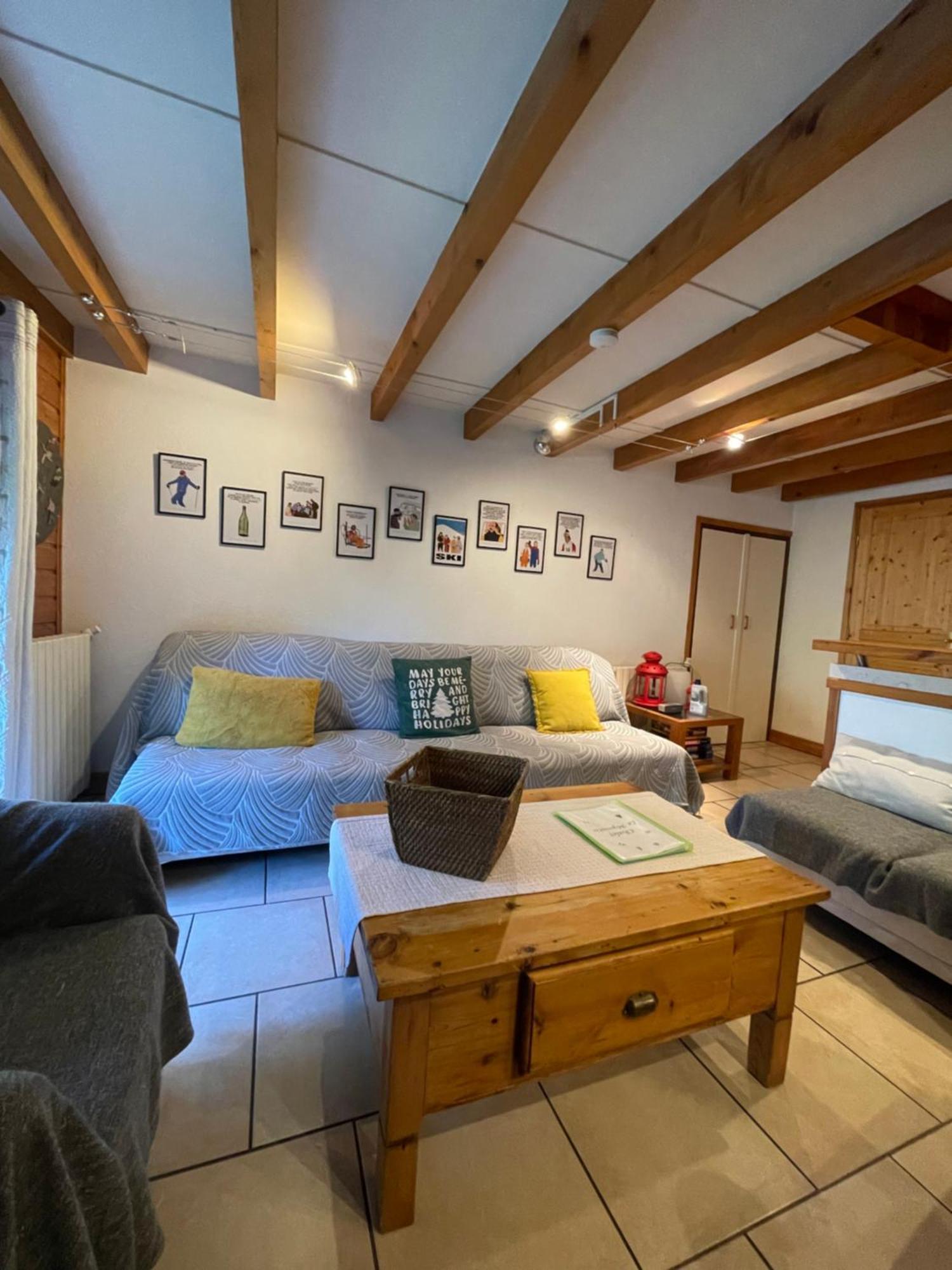 LE MYOSOTIS bel appartement dans vieille ferme de montagne rénovée Les Orres Extérieur photo