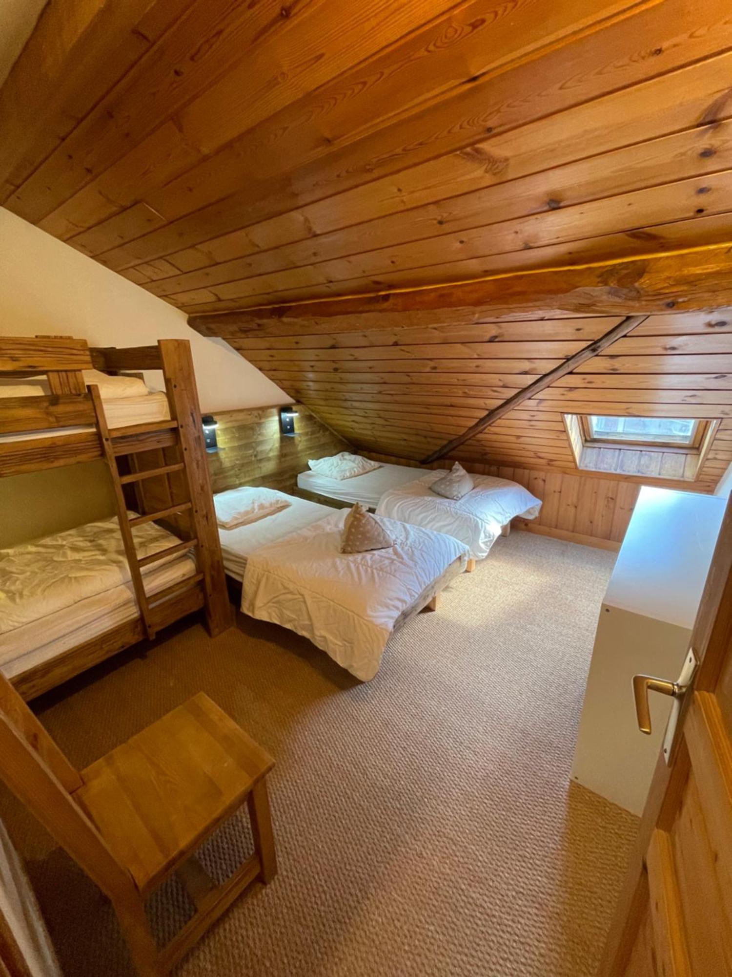 LE MYOSOTIS bel appartement dans vieille ferme de montagne rénovée Les Orres Extérieur photo