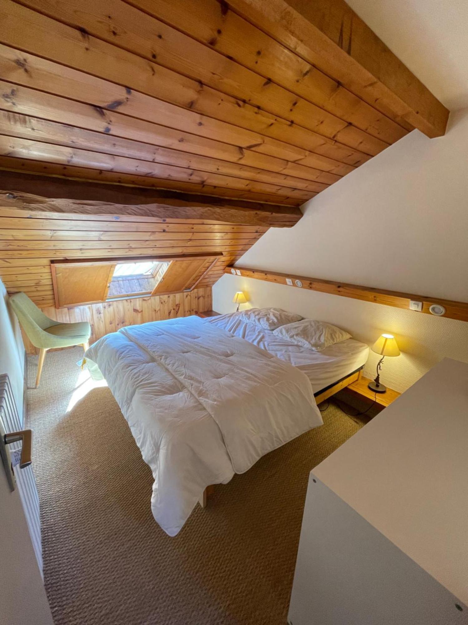 LE MYOSOTIS bel appartement dans vieille ferme de montagne rénovée Les Orres Extérieur photo